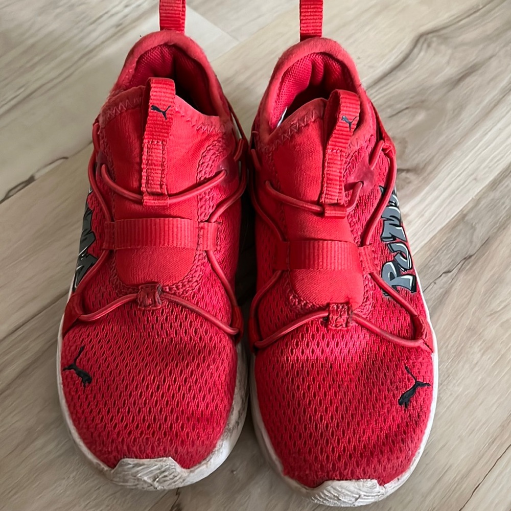 Red Puma boy shoe